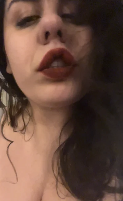 holyeroticss Stripchat ماڈل